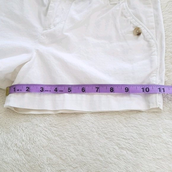Old Navy midrise white shorts with button details - Picture 8 of 10